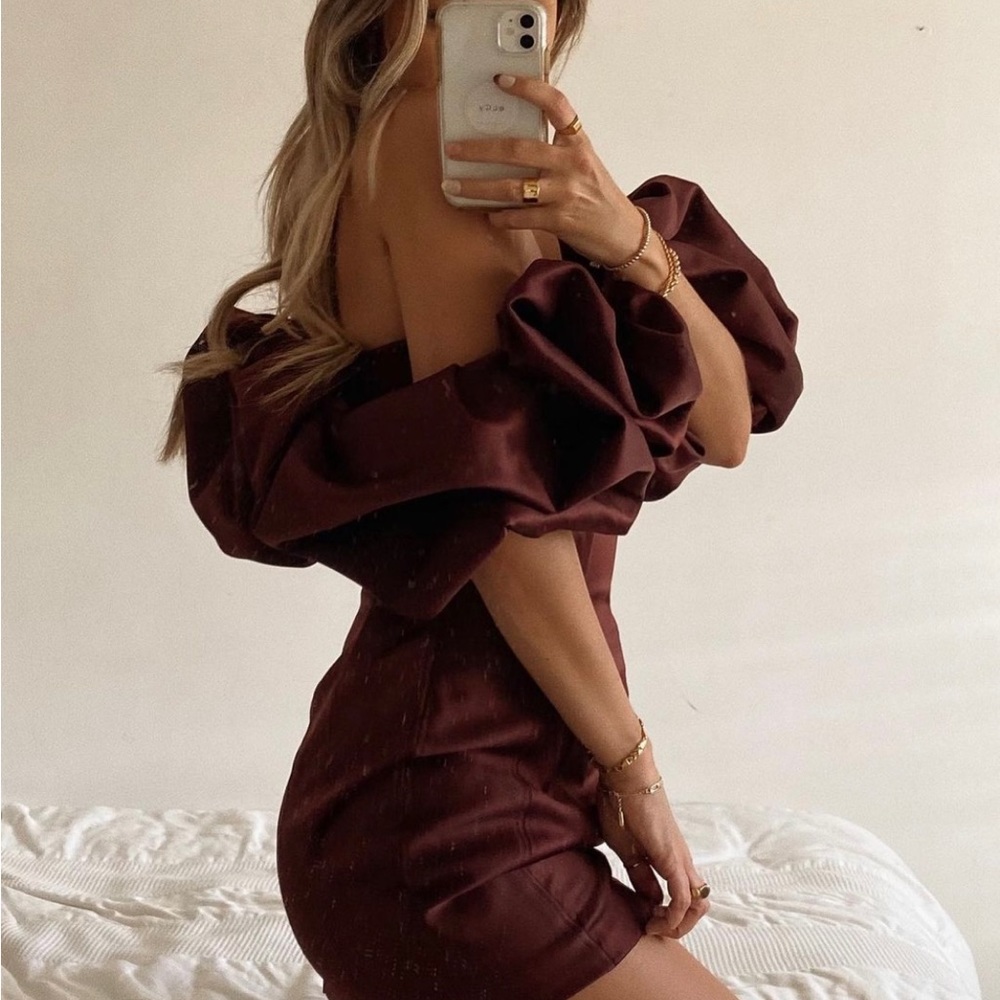 HOUSE OF CB 'Selena' Raisin Satin Puff Shoulder Dress - Picture 6 of 13